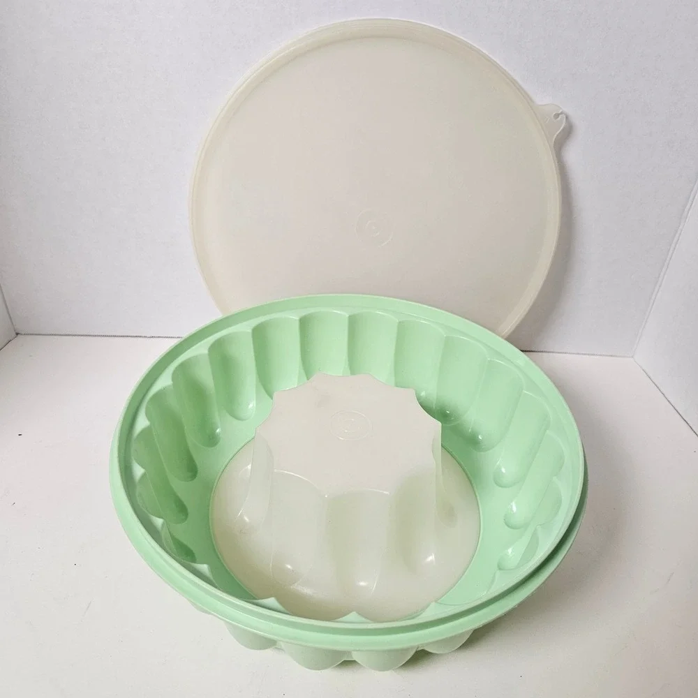 MCM Vintage Tupperware Jel-N-Serve Jello Mold‎ Mint Green 3 Piece Set 1201 1202
